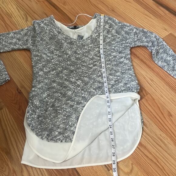 Apt 9 Sparkly grey sweater with attached cami underneath size small - Picture 4 of 7